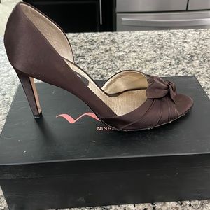 Beautiful chocolate brown heels